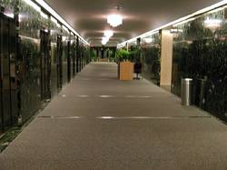 12:02 - Flur im Nordturm mit Fahrstühlen (Flurhöhe unbekannt)