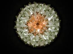 12:10 - Kronleuchter im Nordturm, vermutlich im Flur zu den Fahrstühlen