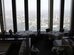 56:13 - Restaurant Windows On The World, Blick Richtung Osten, East River und Brooklyn